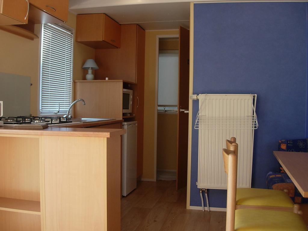 Mobile-Home 1 "Ognon" Pesmes Bilik gambar
